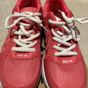 Brand New Women Pink Shoe US 7